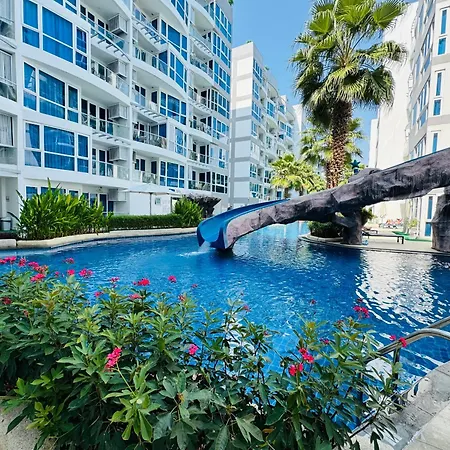 Patt Aya Grand Avenue 51Sqm Family Room-Pool View